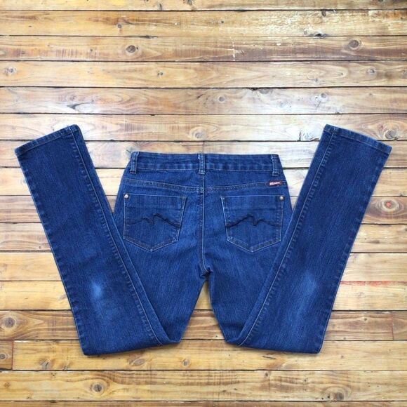 MAKERS of true originals low rise blue stretchy jeans ladies size 28 - Picture 2 of 8